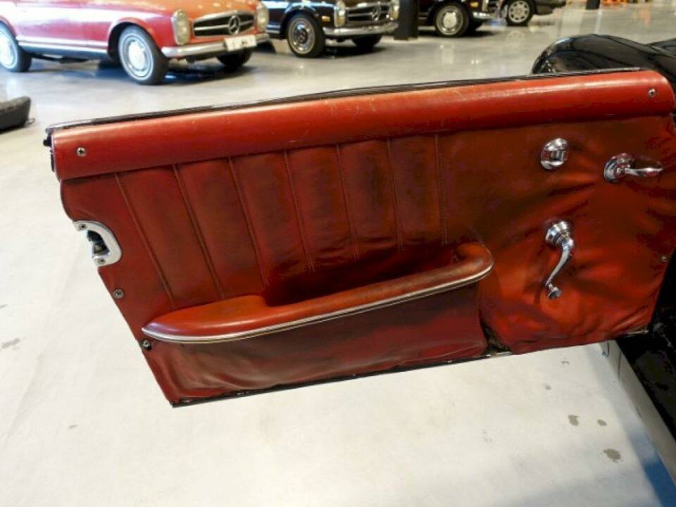 Image 29/43 of Mercedes-Benz 190 SL (1962)