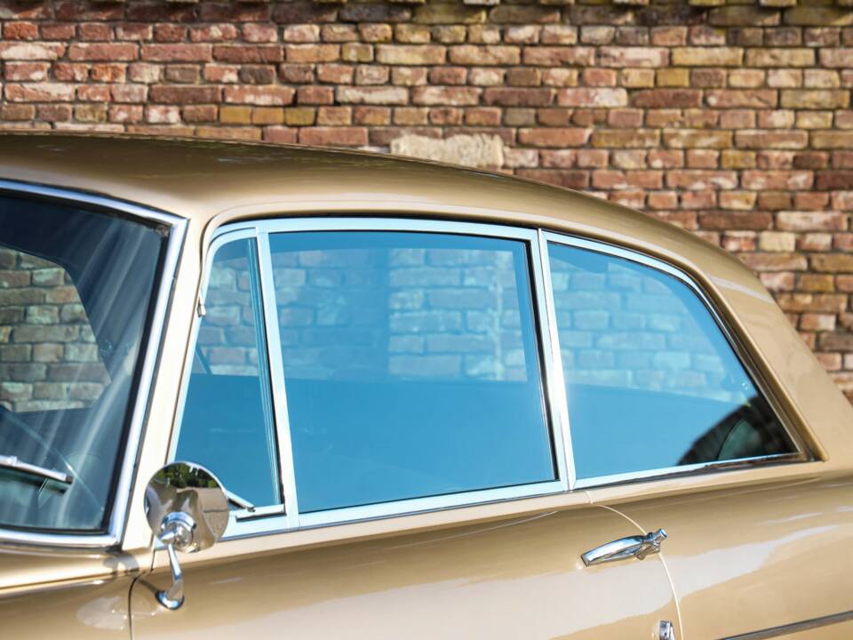 Image 34/50 of Rolls-Royce Silver Cloud III "Chinese Eyes" (1965)