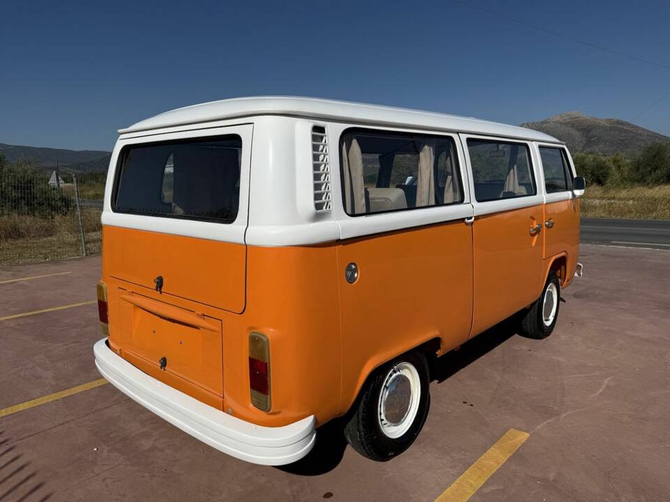 Bild 8/8 von Volkswagen T2 a&#x2F;b (1972)