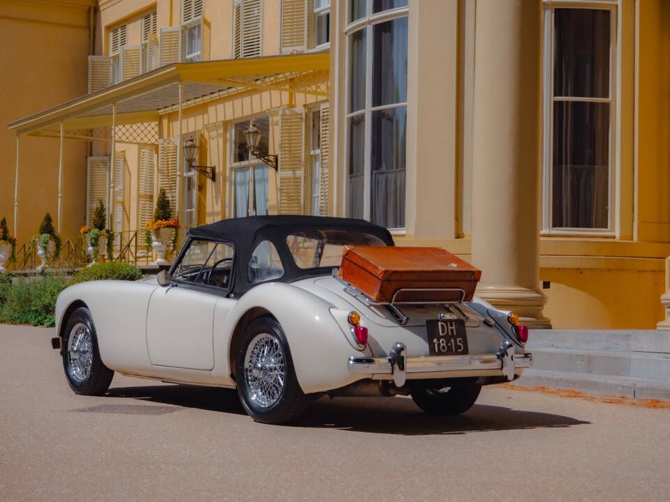 Bild 4/53 von MG MGA Twin Cam (1958)