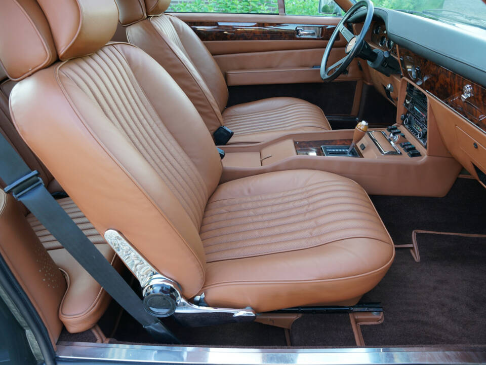 Afbeelding 40/50 van Aston Martin V8 Vantage (1980)