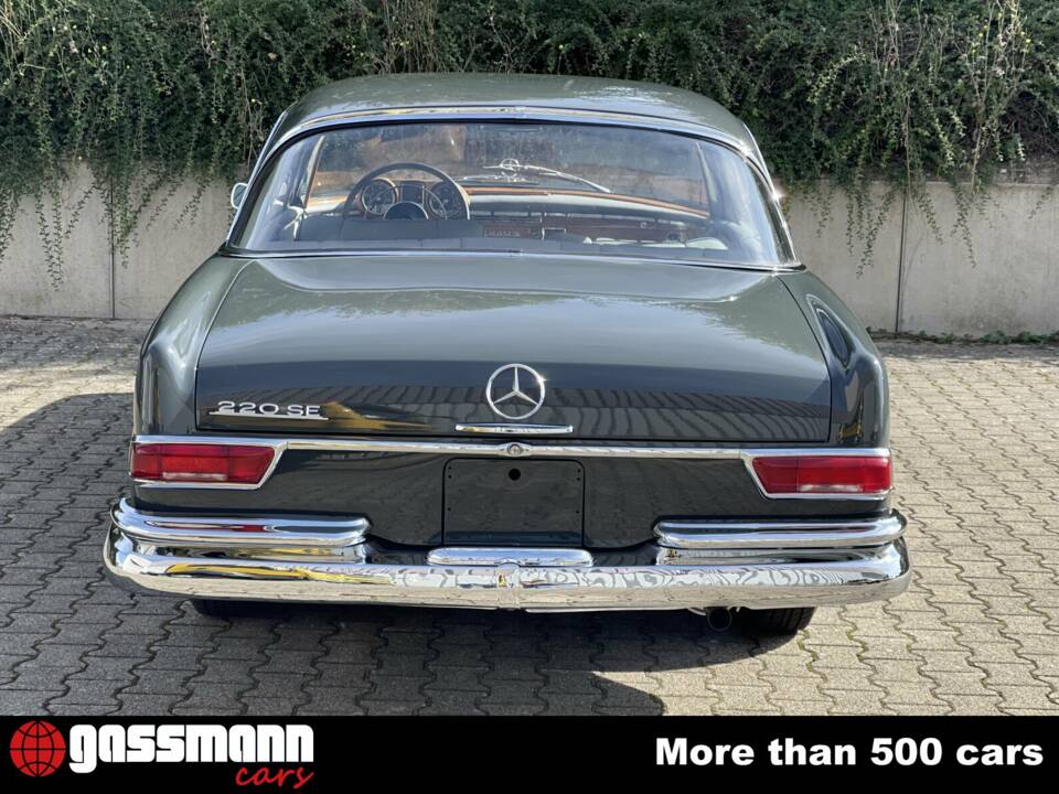 Image 7/15 de Mercedes-Benz 220 SE b (1962)