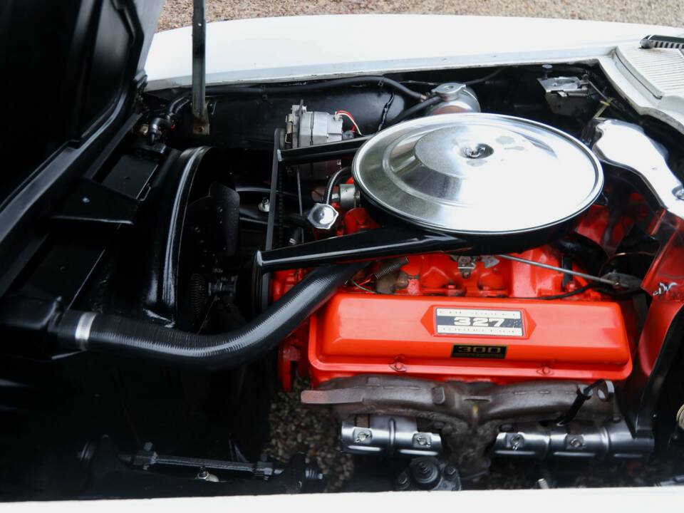Image 4/50 de Chevrolet Corvette Sting Ray Convertible (1964)