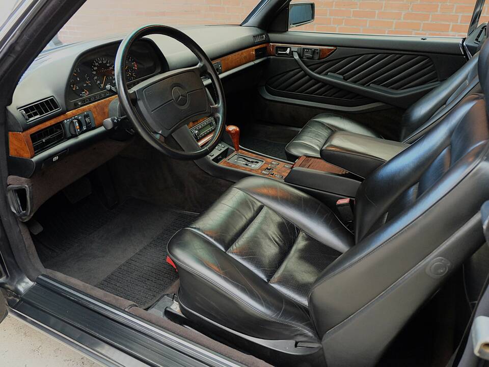 Image 9/79 of Mercedes-Benz 560 SEC (1991)