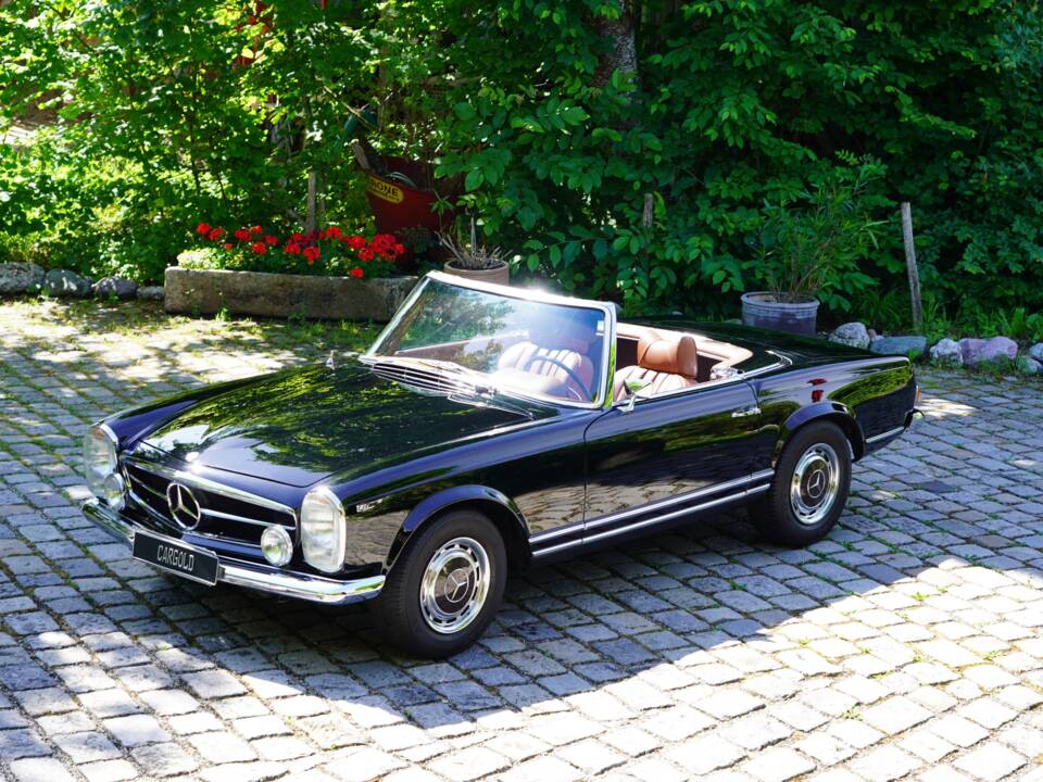 Image 1/11 of Mercedes-Benz 280 SL (1969)