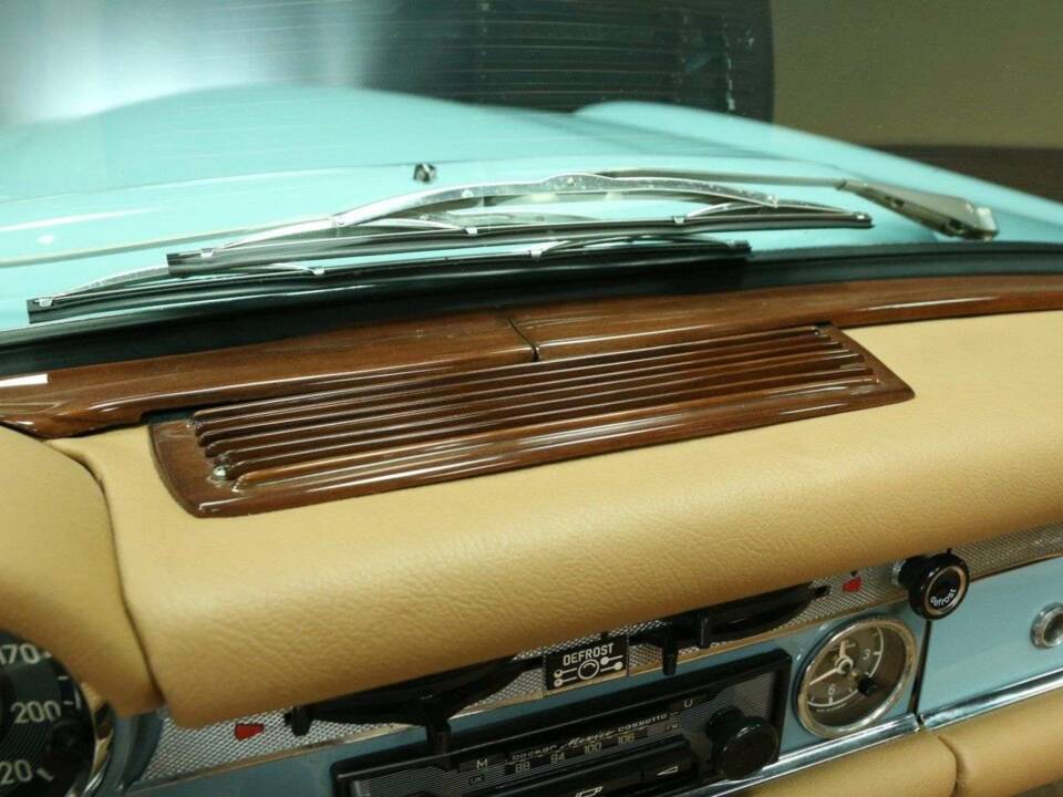 Bild 20/50 von Mercedes-Benz 280 SL (1971)