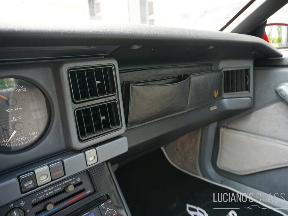 Bild 47/66 von Pontiac Firebird TransAm (1989)