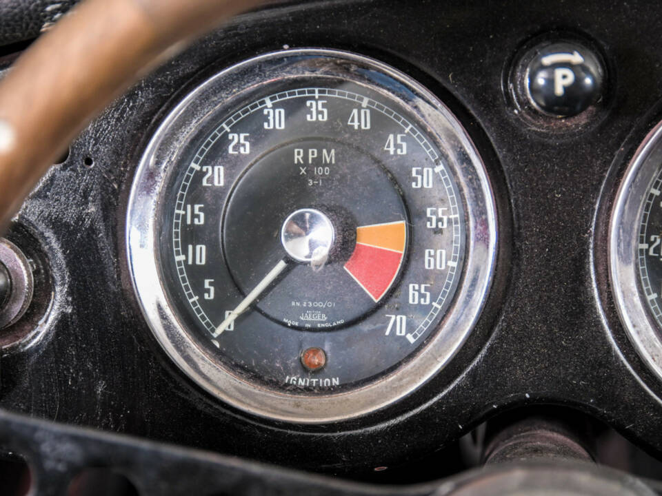 Image 12/50 of MG MGA 1500 (1957)