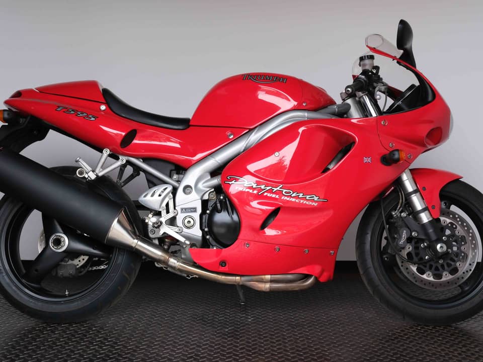 Image 1/66 of Triumph Daytona T595 (1998)