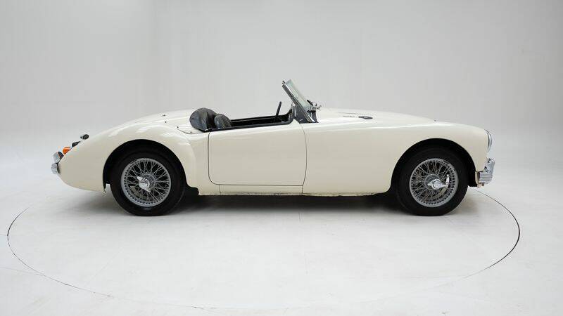 Image 9/15 of MG MGA 1600 (1962)