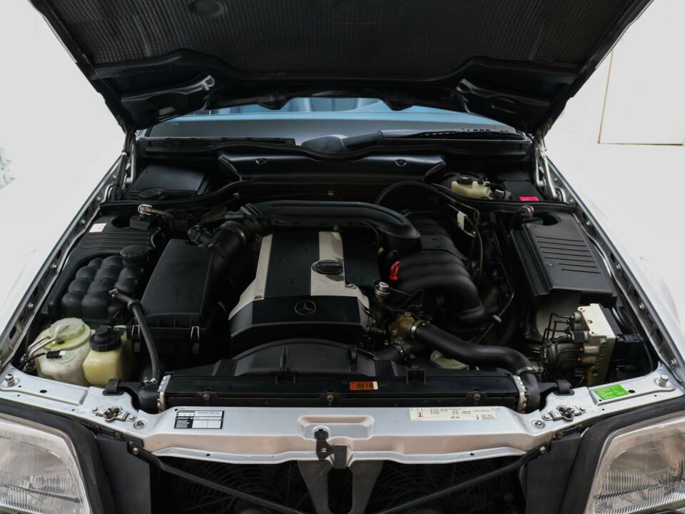 Bild 45/84 von Mercedes-Benz SL 320 (1996)