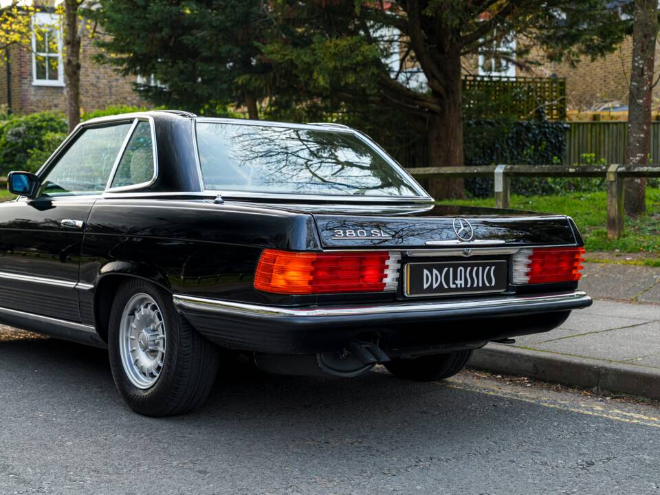 Imagen 14/28 de Mercedes-Benz 380 SL (1985)