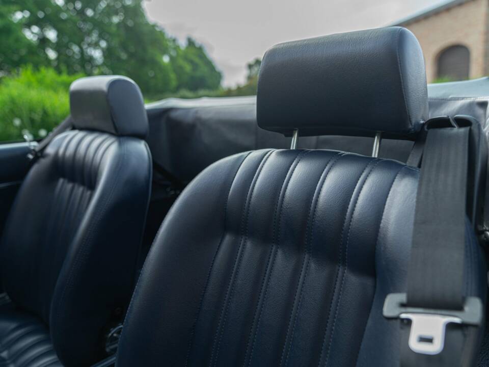 Image 35/50 of FIAT Spider 2000 Pininfarina 50th Anniversary Edition (1981)
