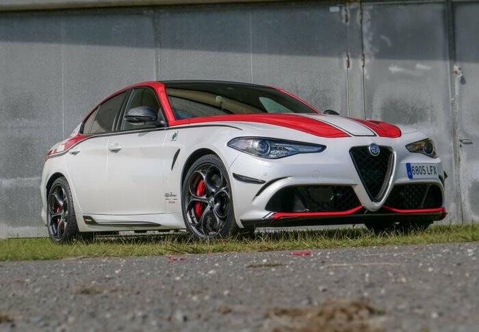 Immagine 1/7 di Alfa Romeo Giulia Quadrifoglio (2020)