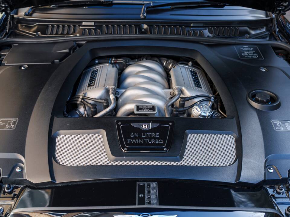 Bild 26/27 von Bentley Azure (2007)