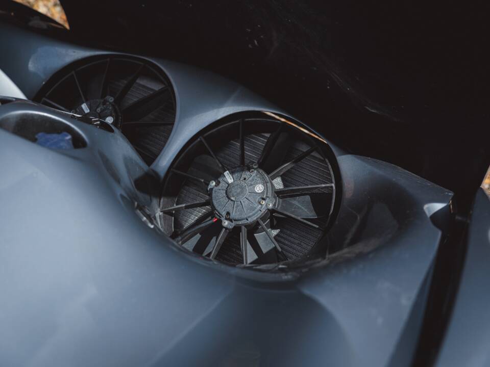 Image 37/39 of TVR Tuscan S (2003)