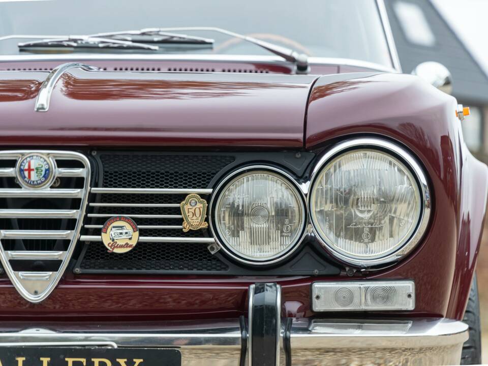 Imagen 21/50 de Alfa Romeo Giulia Nuova Super 1600 (1971)