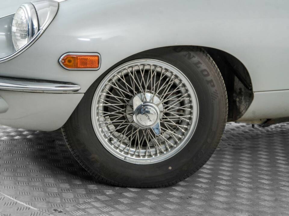 Image 1/47 de Jaguar E-Type (1969)