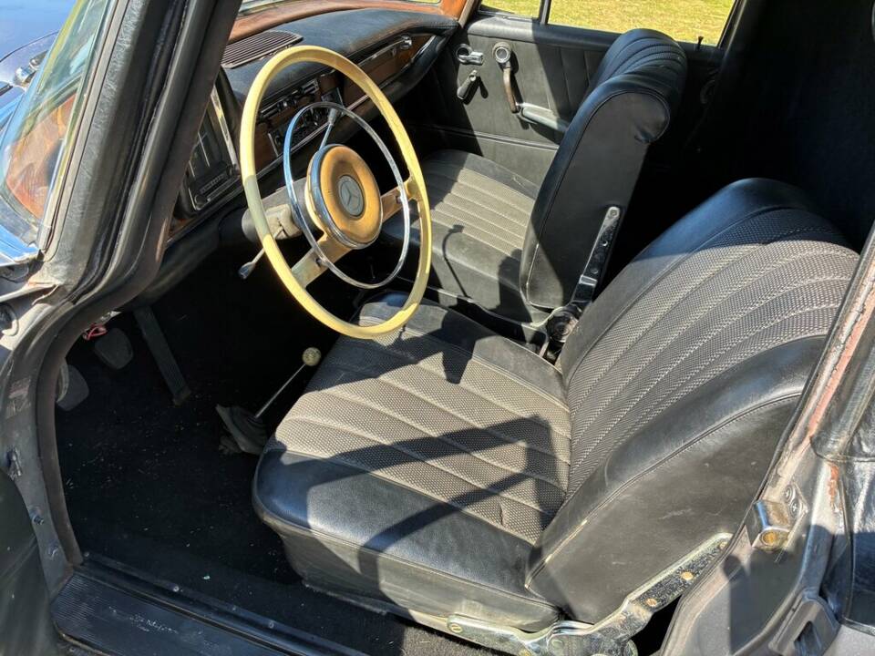 Afbeelding 2/8 van Mercedes-Benz 220 SE b (1963)