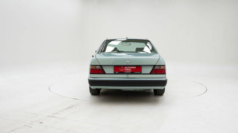 Bild 7/15 von Mercedes-Benz 300 CE (1992)
