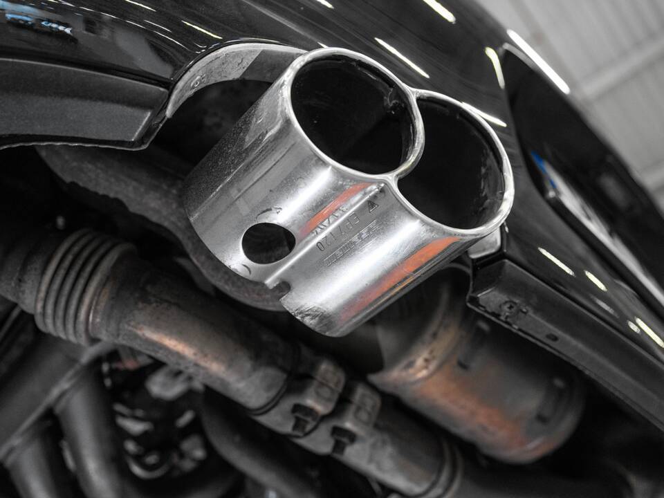 Image 50/63 of Porsche 911 Carrera 4S (2004)