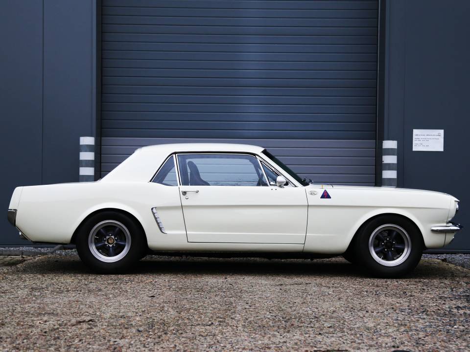 Image 2/48 of Ford Mustang 289 (1964)