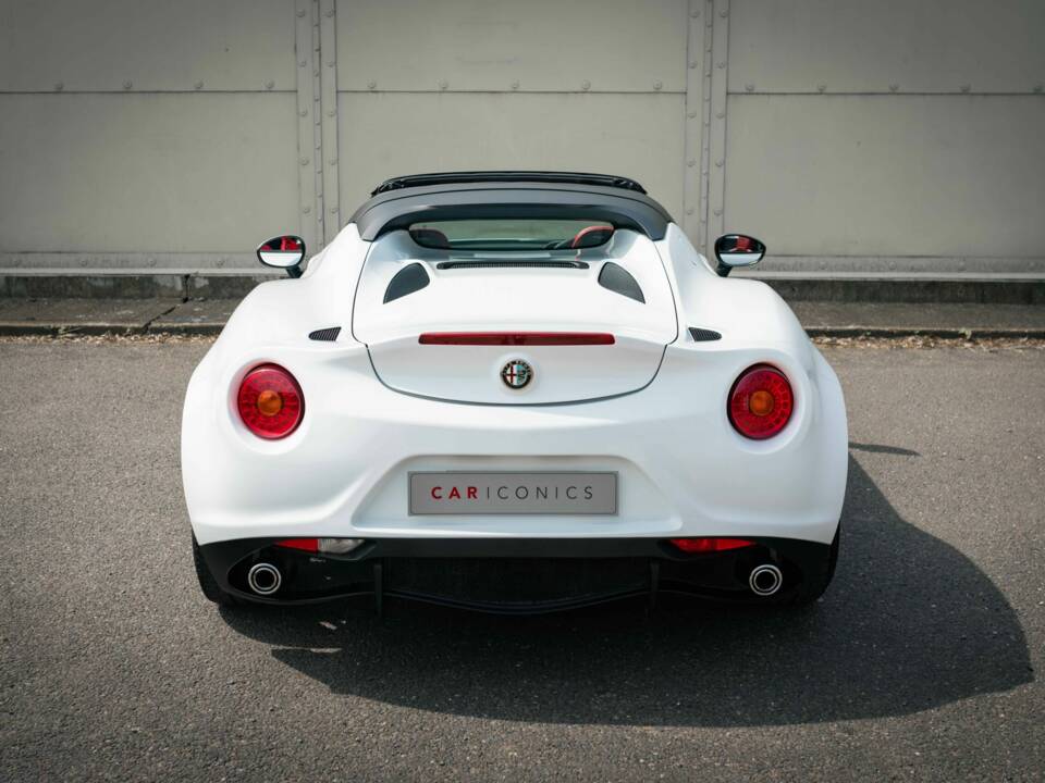 Image 12/32 of Alfa Romeo 4C Spider (2016)