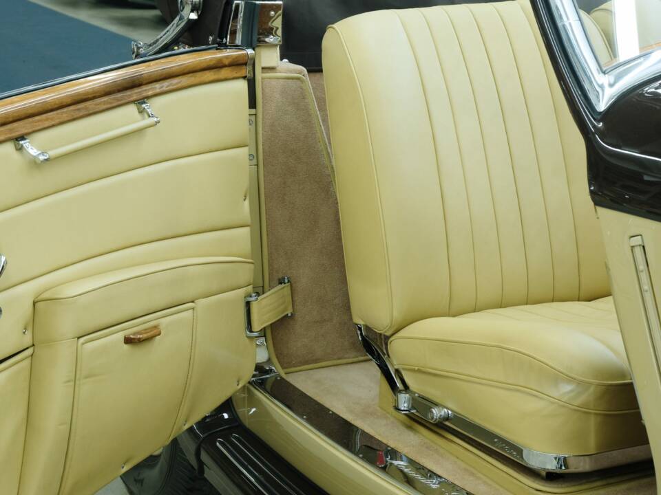 Bild 46/50 von Mercedes-Benz 320n Cabriolet A (1938)