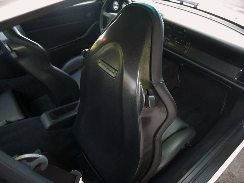Image 28/42 of Porsche 911 Carrera (1900)