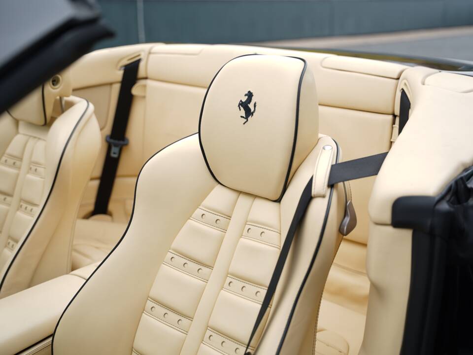 Imagen 18/50 de Ferrari California (2011)