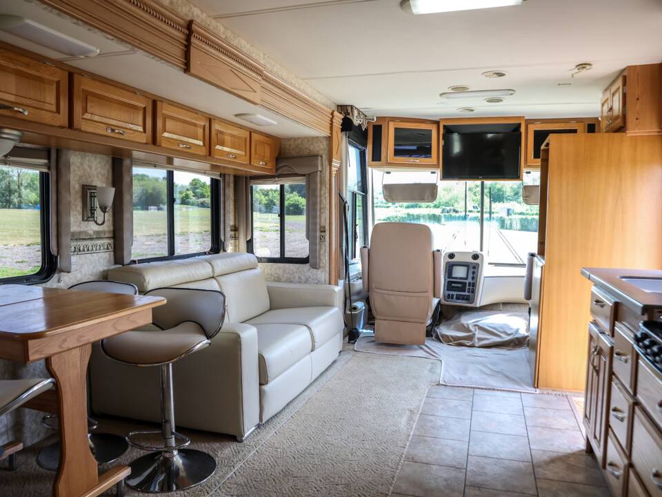 Image 7/48 of Newmar Scottsdale 3201 (2005)
