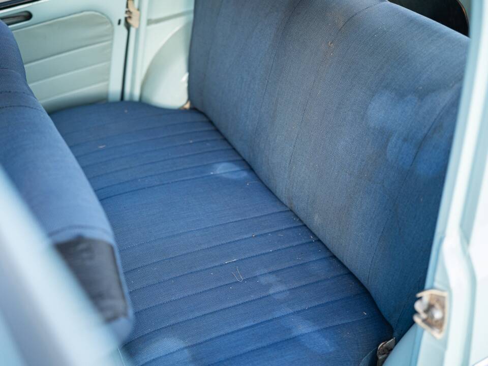 Image 46/66 of Renault R 4 Super (1962)