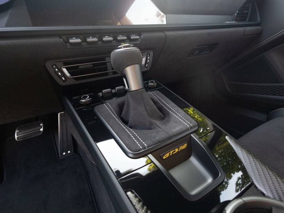 Image 14/17 of Porsche 911 GT3 RS Weissach (2023)