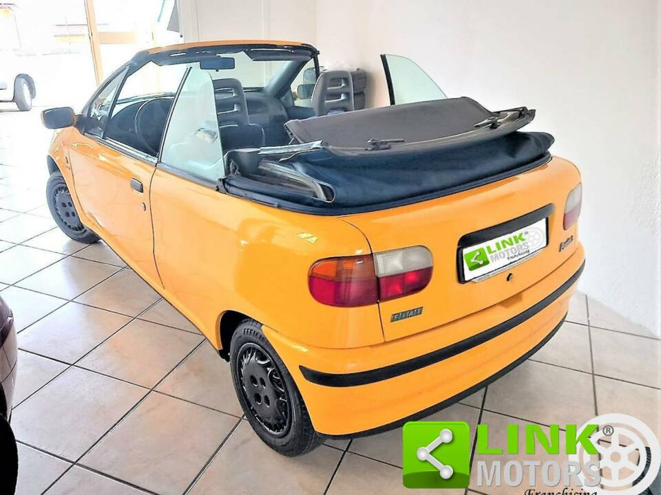 Bild 2/10 von FIAT Punto Cabrio S (1996)