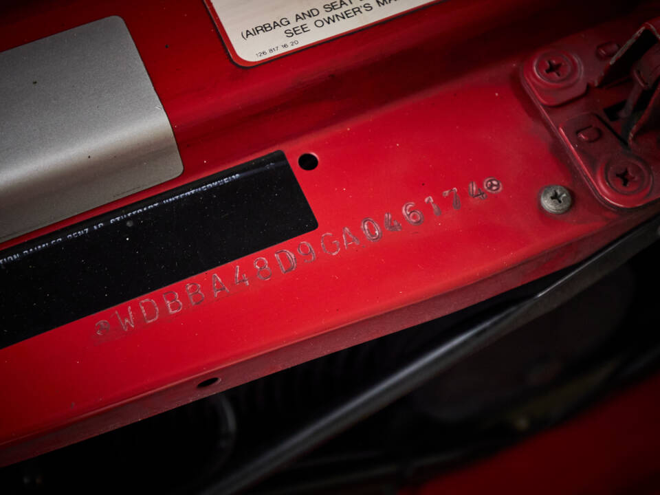 Image 76/89 of Mercedes-Benz 560 SL (1986)