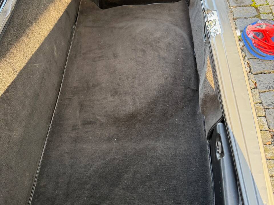 Image 15/20 de Mercedes-Benz 300 SL (1988)