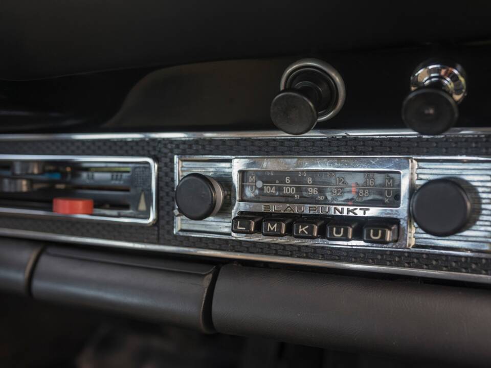 Bild 34/43 von Porsche 911 2.0 E (1969)