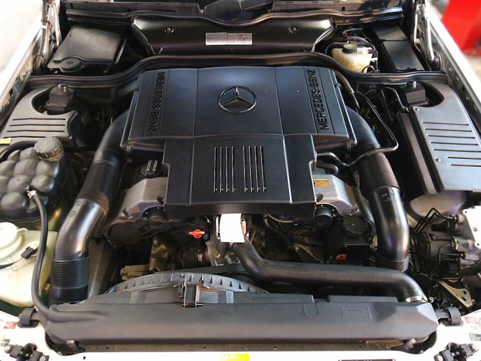 Image 8/9 de Mercedes-Benz SL 500 (1998)