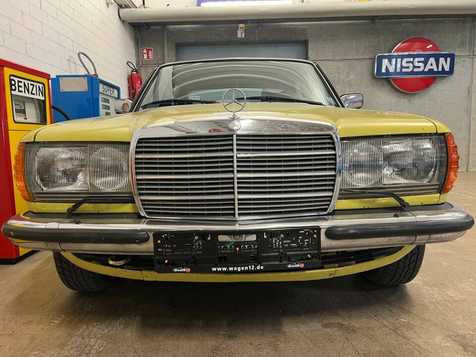Afbeelding 3/19 van Mercedes-Benz 280 E (1979)