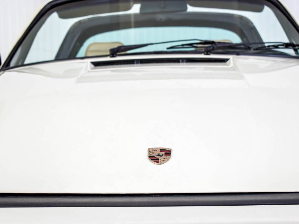 Image 35/50 of Porsche 911 SC 3.0 (1982)