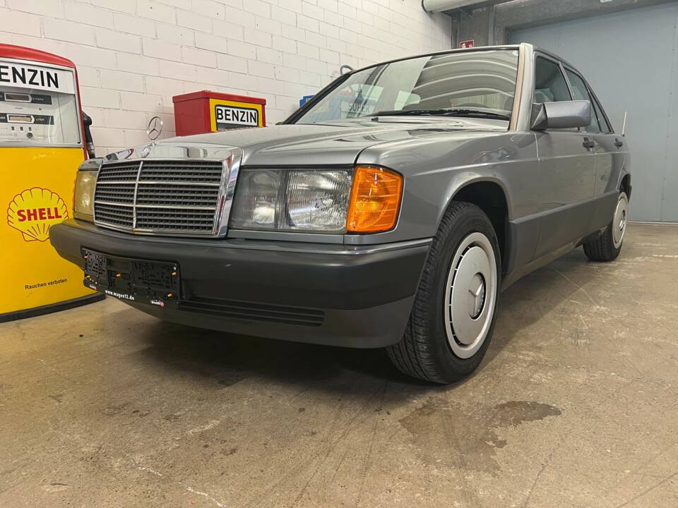 Image 3/22 of Mercedes-Benz 190 E 2.3 (1992)