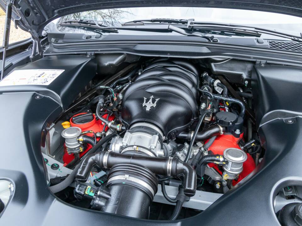 Bild 18/50 von Maserati GranCabrio Sport (2015)