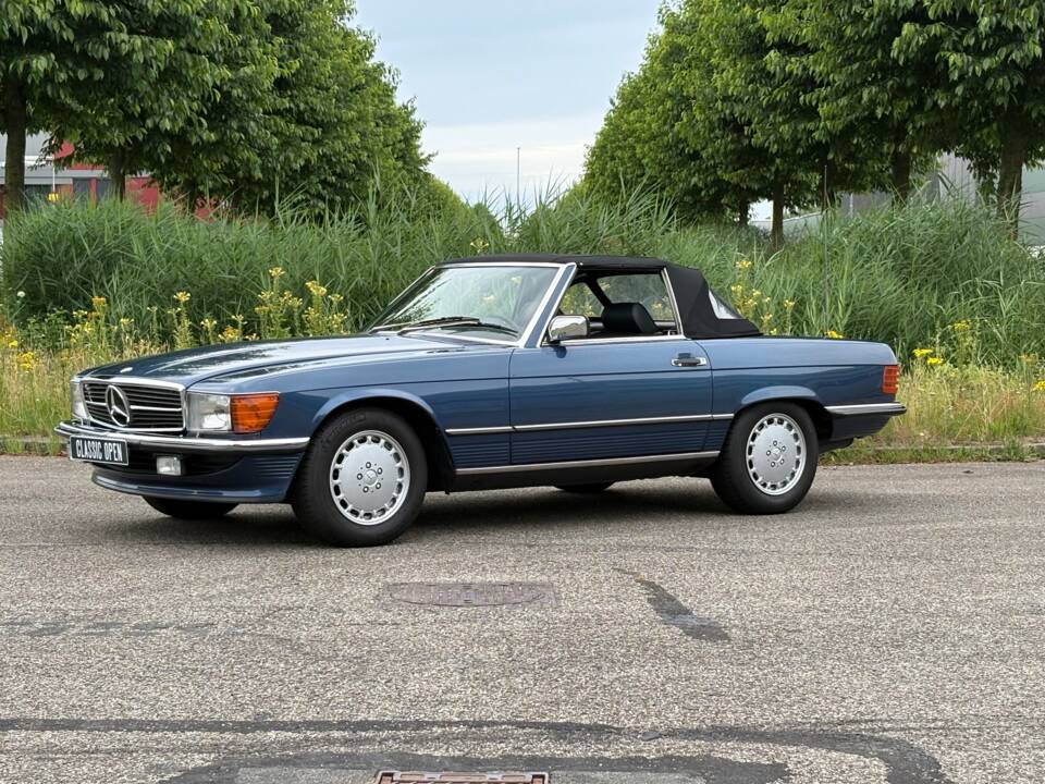 Image 18/31 of Mercedes-Benz 420 SL (1987)