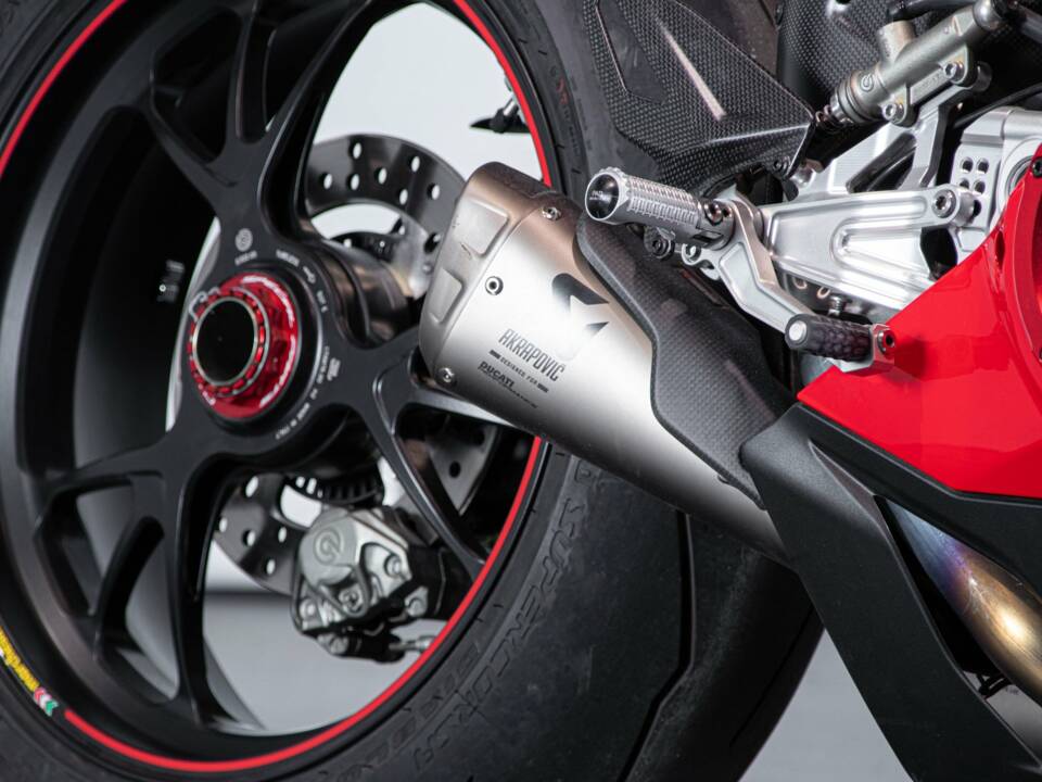 Image 28/50 of Ducati DUMMY (2018)