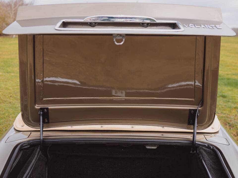 Image 98/99 of Aston Martin DB 6 Volante (1968)