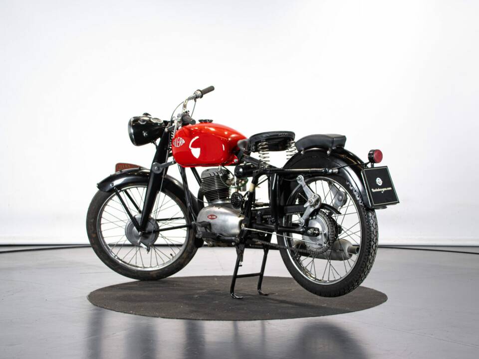 Bild 2/50 von Gilera 150 Sport (1951)