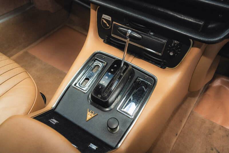 Image 13/50 of Jaguar XJ 12 (1972)