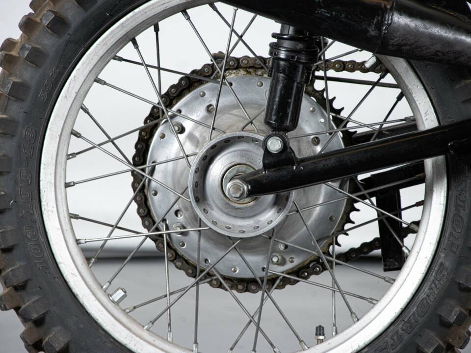 Bild 36/50 von BSA DUMMY (1974)