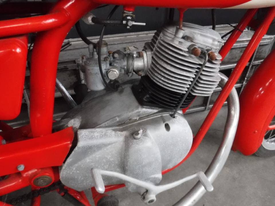 Immagine 18/21 di Ducati DUMMY (1958)