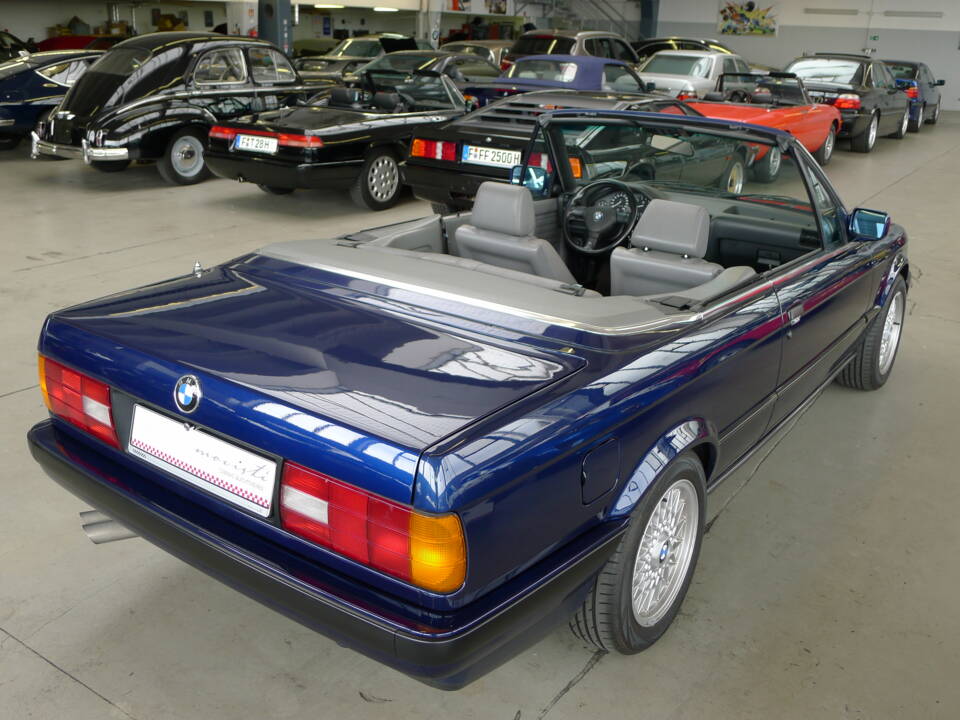 Image 25/37 of BMW 325i (1991)